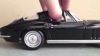 Review 118 1965 Chevrolet Corvette StingRay by Maisto  The Model Garage [upl. by Nerte]