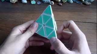 Comment résoudre le Pyraminx [upl. by Etnuaed]