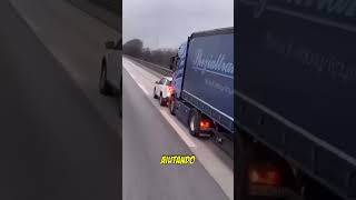 🚗💥 Auto Eroica Ferma Camion dai Freni Guasti 😱 Salvataggio Incredibile sulla Strada perte [upl. by Amedeo]