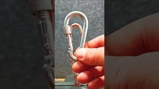 How to quickly make a reliable loop on a steel carabiner climbing diy shorts knot [upl. by Brittnee]