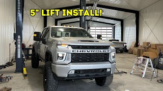 201724 5quot Rough Country lift install Rebuilding A Wrecked 2022 Duramax  Part 10 [upl. by Akinas237]