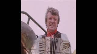 quotThe Combine Harvesterquot  The Wurzels ORIGINAL PROMO FILM [upl. by Eselrahc157]