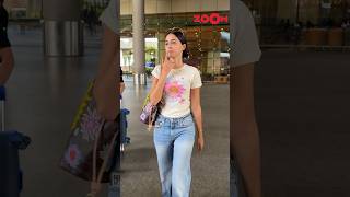 Ananya Panday looks CLUELESS as she gets papped at the airport 😱 shorts [upl. by Rudy]