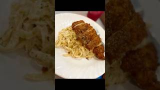 My homestyle creamy fettuccine alfredo with crispy breadcrumb chicken breast short alfredopasta [upl. by Arakawa]