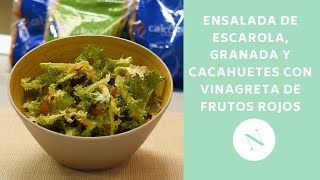 Ensalada de escarola granada y cacahuetes con vinagreta de frutos rojos  Nutrabow [upl. by Zacharia857]