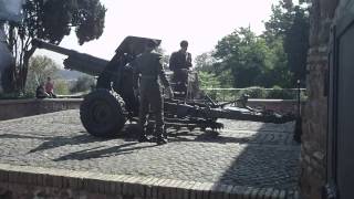 Ore 1200 sparo del cannone al gianicolo  roma  At 1200 oclock gun salute to gianicolo  Roma [upl. by Atterbury]