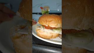 Burger recipe homemade easyrecipe ytshorts trending youtubeshorts RasmiCreator [upl. by Nosylla]