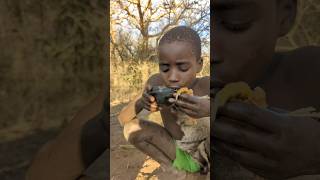 Wow 😯 A wonderful kid enjoying his lunch middle of nowhere ‼️😋So delicious [upl. by Pentheam]