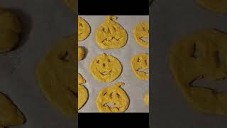 Biscotti alla zucca di halloween ricetta facile e golosa shorts [upl. by Efram290]