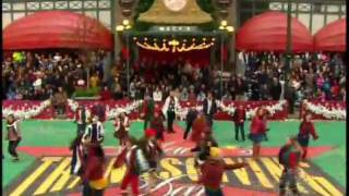 Macys Thanksgiving Day Parade Finale  Stagedoor Manor  Santa Claus  I Believe [upl. by Notlad897]