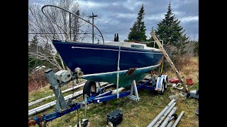 Initial Walkthrough And Assessment Of An Old Sailmaster 22 Sailboat That I Purchased To Refurbish [upl. by Melvin980]