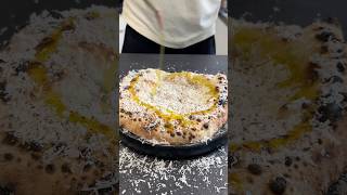 Pizza Cacio e Pepe😍 Das Rezept findest du unten👇🏼 pizza backen fy fyp [upl. by Sucram]