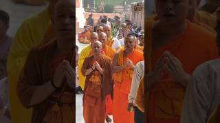 Circumambulating the Bodh Gaya temple with monks and worshippers shakyamunibuddha india [upl. by Javed]