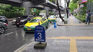 Surviving Bangkok Traffic amp Smog With A Walk In The Park bangkoktraffic bangkoktravel bangkok [upl. by Arianne165]