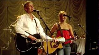 Steffen Brandt og Tina Dickow  hallelujah  live 2004 [upl. by Nilkoorb140]