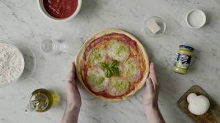 Pizza mit Pesto alla Genovese [upl. by Ajnotal]