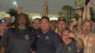 Trabajadores del puerto de Houston terminan la huelga alcanzan un posible acuerdo [upl. by Einaeg]