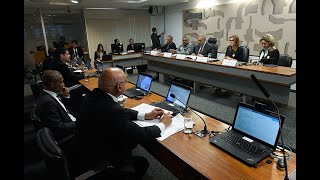 UOL ataca servidores públicos sobre fim do estabilidade no serviço público [upl. by Yssirk]