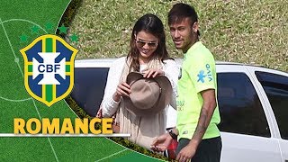 Neymar e Bruna Marquezine se encontram em treino da Seleção Brasileira [upl. by Fezoj349]