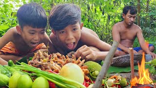 Cooking alots Chicken legs in the forest So yummy with 2 brother [upl. by Llenwad]