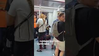 Alerta carteristas Así roban en el metro de Barcelona Línea L3 y L5 [upl. by Hermia419]