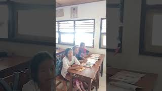 Anak Anak English Corner Di SD 6 Di Desa Selat yayasanenglishcornereducation shorts [upl. by Ellerad]