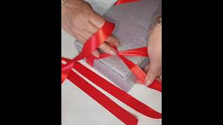 comment faire un joli nœud pour vos cadeaux  The video on the channel [upl. by Neely]