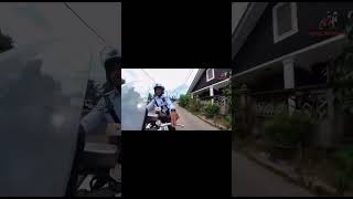 polis kejar orang bawak motor tak pakai helmet  video Ori lawak short shorts [upl. by Bela390]