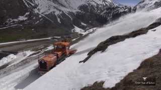 Déneigement Route du Col de lIsèran 2013 SAVOIE [upl. by Neala183]