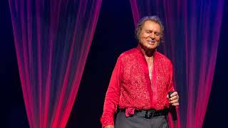 Engelbert Humperdinck  quotAlone In The Nightquot  Live Kursaal Oostende  Farewell Tour  31082024 [upl. by Dimmick958]