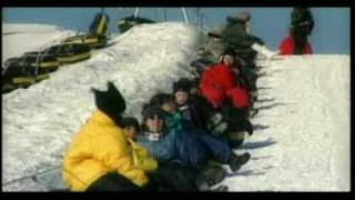 Le Village Vacances Valcartier en hiver Québec Canada [upl. by Jael551]