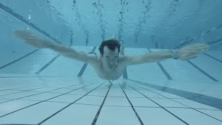 How to swim to the bottom of the pool dive deeper underwater [upl. by Harwilll]