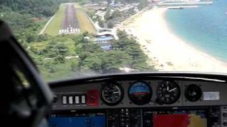 Fabian Lim  Landing in Tioman Malaysia in a Diamond DA40 [upl. by Aernda]