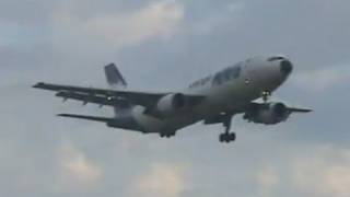 ZRH Classic Video of 2005  Nice wing vortexes and condensation Wirbelschleppen [upl. by Cosette]