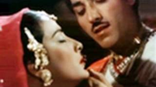 Pi Ke Ghar Aaj Pyari Dulhaniya Chali Video song   Mother India [upl. by Sallee]