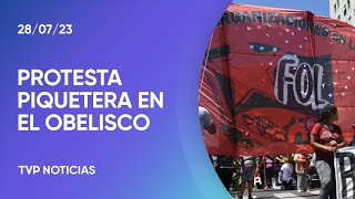 Organizaciones sociales marchan al Obelisco contra el ajuste del Gobierno porteño [upl. by Dolan]