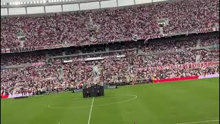 Hinchada a pleno antes de Barracas Central Vs River river riverplatense river hinchadaderiver [upl. by Vullo]