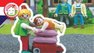 Playmobil filmpje Nederlands Logeren bij oma  Familie Huizer [upl. by Amikay]