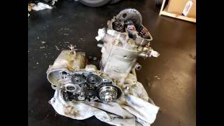 KTM 525exc engine overhaul  revision [upl. by Lleoj]