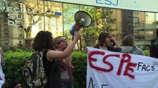 Manifestation détudiants devant Tolbiac [upl. by Ikkin]