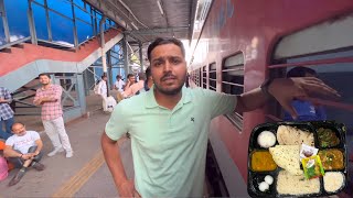 Avantika express Sleeper Class Journey Train छूटने के बाद ये होता है [upl. by Onder]