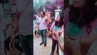 Kisi desco main jaaye।। बड़े मियां छोटे मियां।। viral govinda [upl. by Odnala]