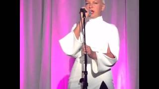 Sia Furler performing Elastic Heart at last nights GEM [upl. by Ryle]