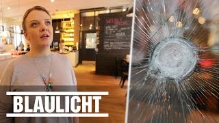 Attacke auf Restaurant Vermummte greifen volles Lokal an [upl. by Teleya848]