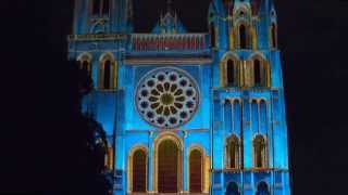 Cathédrale de lumières à Chartres [upl. by Ahsirek935]