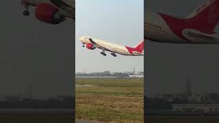 Worlds Most Amazing Takeoff from Delhi [upl. by Lenehc952]