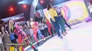 Whoops Kiri Whoops singers dance with Vice [upl. by Chere910]