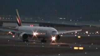 Emirates Boeing 777300ER Landing at Osaka [upl. by Bruno]