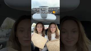 Vi gör boo baskets till varandra🎃boobasket twins youtubeshorts [upl. by Tris]