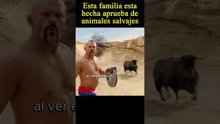 🤣Esta familia esta hecha aprueba de animales salvajes viral pelis movie peliculas [upl. by Edrahc]